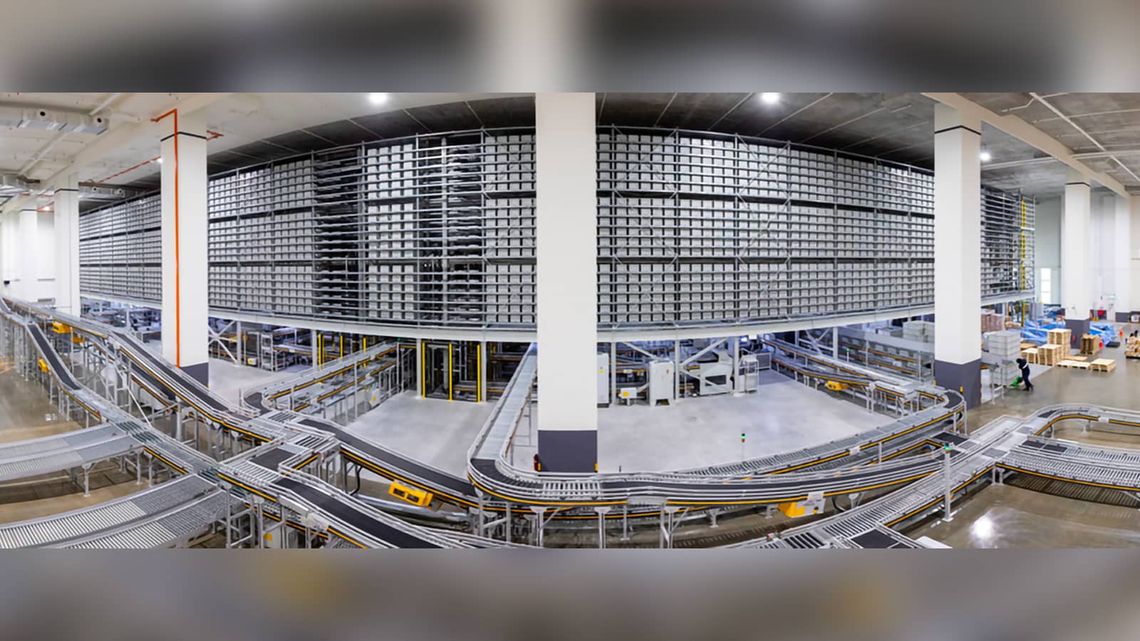 AP_CS-1013_EN-Bollore-Logistics-Blue-Hub-cover.jpg