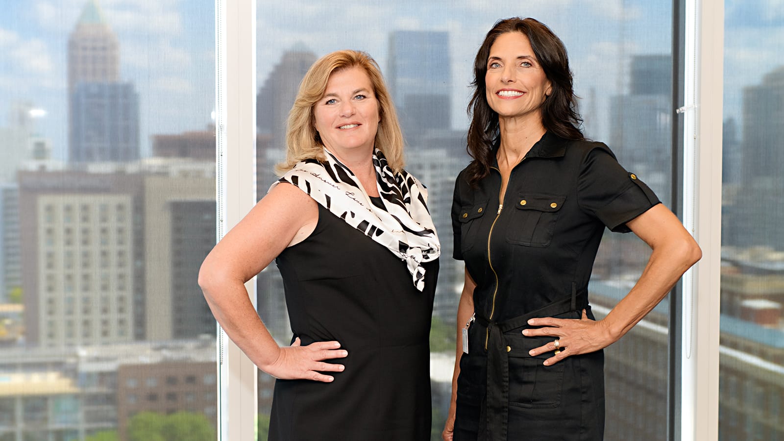 Dee-and-Kirsten-1.jpg Dee-and-Kirsten-1.jpg