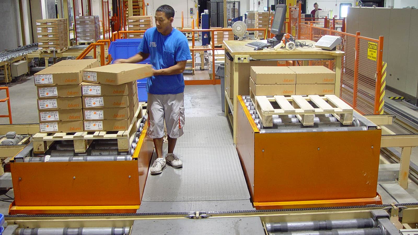 MRPT Picking Bag Off Conveyor - Magnum Systems Inc